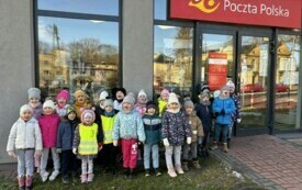 GEUPOWE ZDJĘCIE SŁONECZEK PRZEZD URZĘDEM POCZTY.