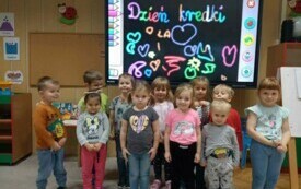 GRUPOWE ZDJĘCIE BIEDRONEK W DNIU KREDKI.
