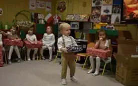 Dzieci dostały prezenty od Świętego Mikołaja