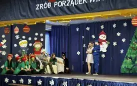 NA SCENIE W SP12 ZGIERZ.