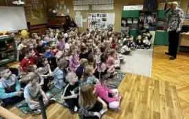 ZDJĘCIE GRUPOWE PODCZAS AUDYCJI MUZYCZNEJ