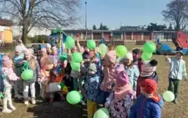 PRZEDSZKOLAKI WITAJĄ WIOSNĘ