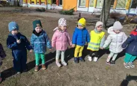 MOTYLKI W OGRODZIE PRZEDSZKOLNYM WITAJĄ WIOSNĘ