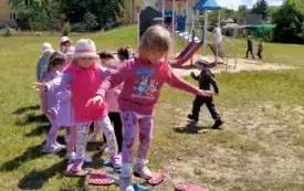 ZABAWY RUCHOWE NA SWIEŻYM POWIETRZU