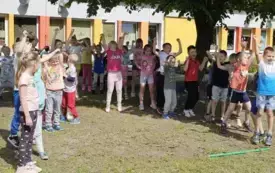 ZABAWY SPORTOWE Z ELEMENTEM RYWALIZACJI - RADOŚĆ Z WYGRANEJ