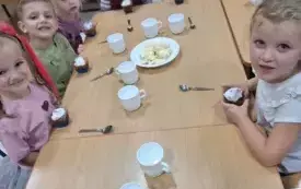SŁODKI POCZĘSTUNEK W GRUPIE MOTYLKI