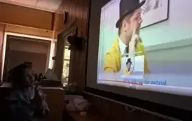 Dzieci oglądały dokument o sztuczkach magicznych