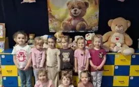 ZDJĘCIE GRUPOWE DZIEWCZYNEK - GRUPA MOTYLKI