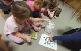 ZAJĘCIA Z PEDAGOGIEM W GRUPIE WIEWI&Oacute;RKI