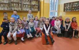 ZDJĘCIE GRUPOWE ZAJACZK&Oacute;W W SP12