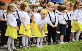 CZĘŚĆ ARTYSTYCZNA - GRUPA SŁONECZKA