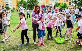 ZABAWY Z BAŃKAMI MYDLANYMI