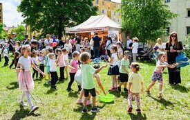 ZABAWY Z BAŃKAMI MYDLANYMI