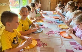 WIEWI&Oacute;RKI WYPIEKAJĄ WŁASNY CHLEBEK