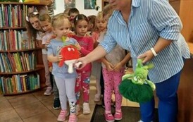 zabawa ruchowa w Miejsko-Powiatowej Bibliotece im. Bolesława Prusa w Zgierzu w Fili Nr 1