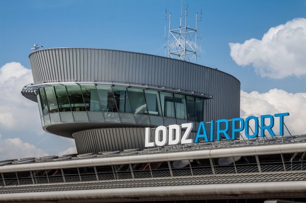Wycieczka dzieci z grup Biedronki i Wiewiórki do Portu Lotniczego w Łodzi