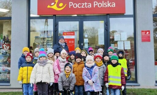 Zdjęcie do KRASNOLUDKI I SŁONECZKA Z WIZYTĄ NA POCZCIE